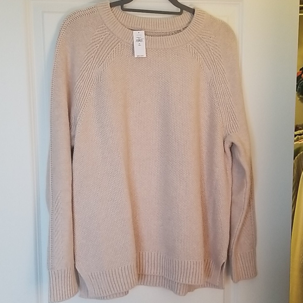 NWT Gap crewneck sweater